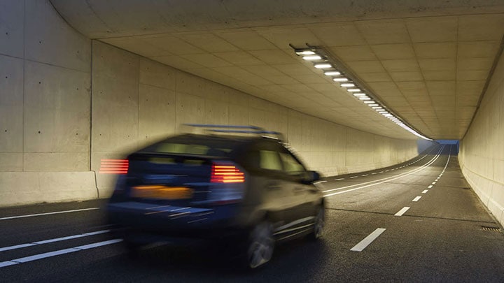 Lighting aiport roads - preventing lighting pollution