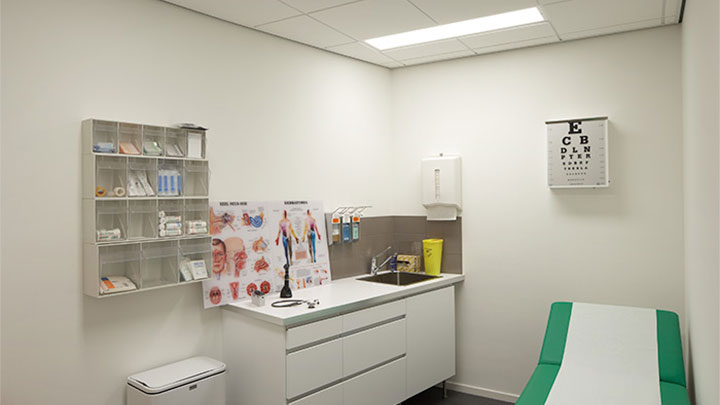Philips energy-saving LED lighting lity the examination room of the Lindehog Health Centre