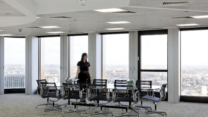 Philips office lighting control systems brings extra light and sustainability to this Tower 42 meeting room