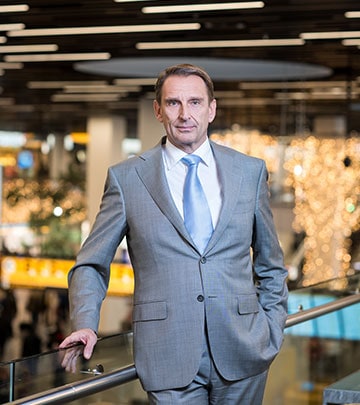 André van den Berg Executive Vice President & Chief Commercial Officer Schiphol Group