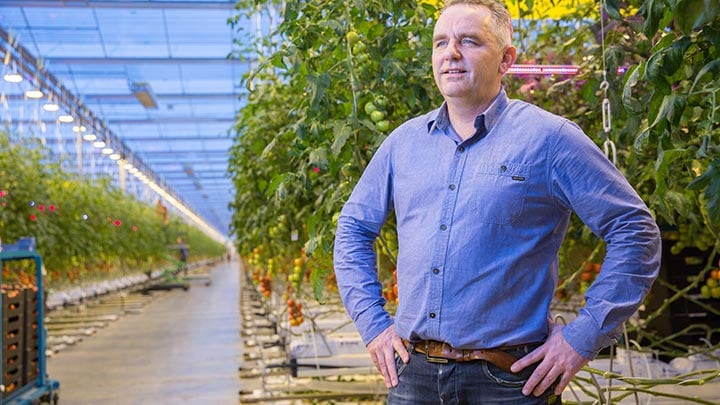 Philips Lighting signs new horticultural LED lighting project with longtime partner Wim Peters