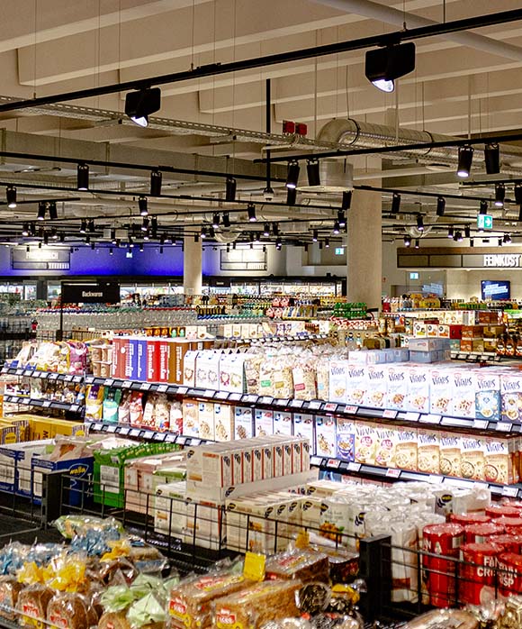 View of a convenience store with Philips StoreFlow luminaires