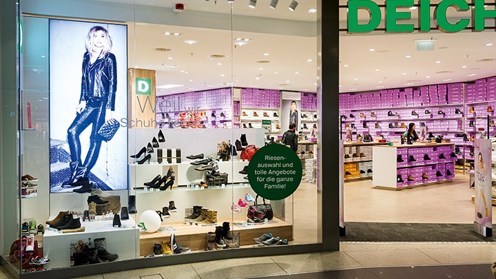 Philips Lighting&rsquo;s PerfectScene dynamic window: store window lights that stop customers in their tracks